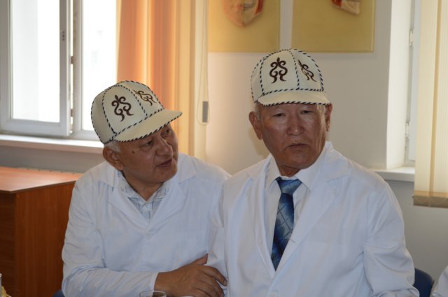 Жақ-бет хирургиясы бөліміне 1 жыл